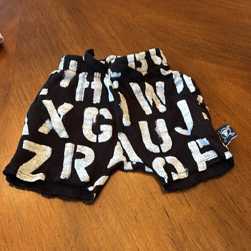 Nununu baby shorts, size 0-3